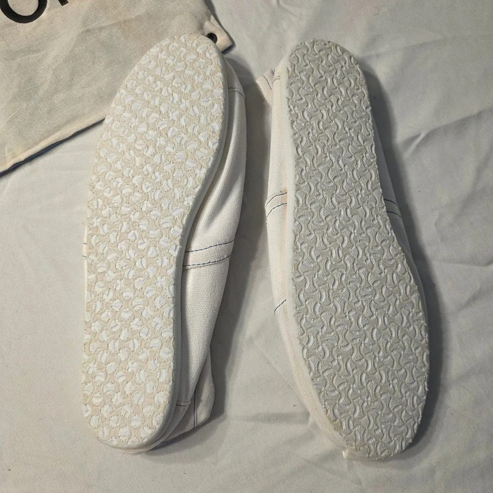 TOMS Classic Alpargata Slip On Shoes Mens 11 White Canvas Blue Stitching w Bag